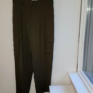 NEVER WORN Sam Edelman Laila Pleated Tapered Cargo Pants.  Olive. Size 14.